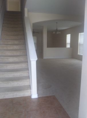 Building Photo - Spacious 5 Bedroom Home