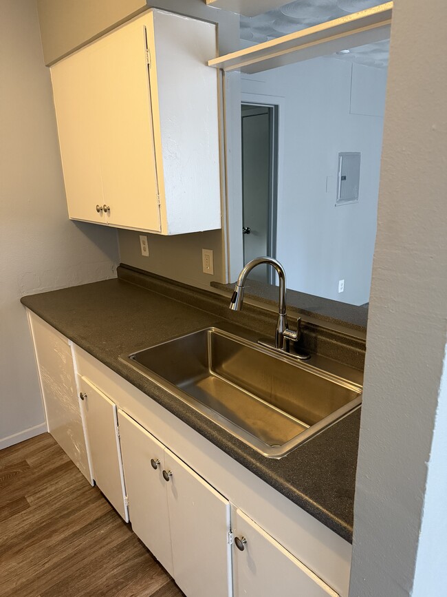 Building Photo - Pine Street Terrace