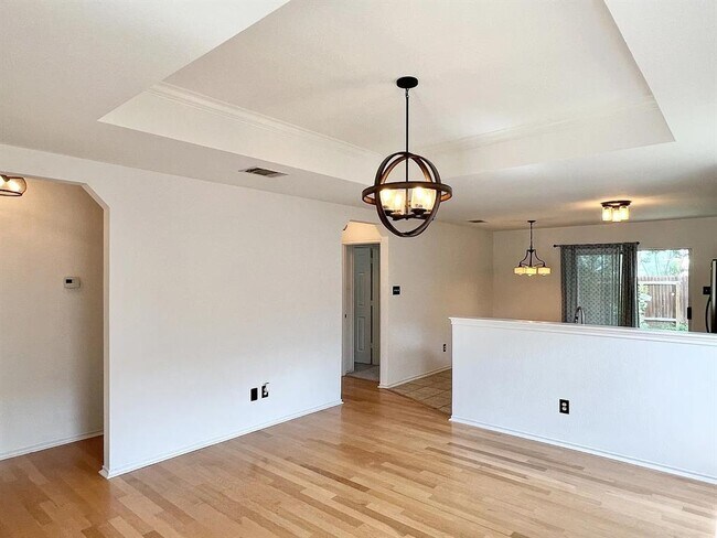 Building Photo - 5648 Brougham Way