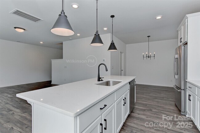 Foto del edificio - 561 Scotch Meadows Loop