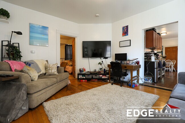 Foto del edificio - 16 Greylock Rd