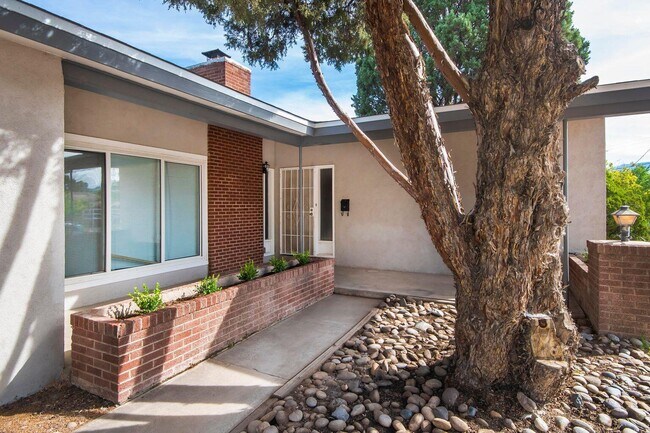 Foto del edificio - 1911 Bryn Mawr Dr NE