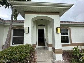 Building Photo - 1300 SW 22nd Ave