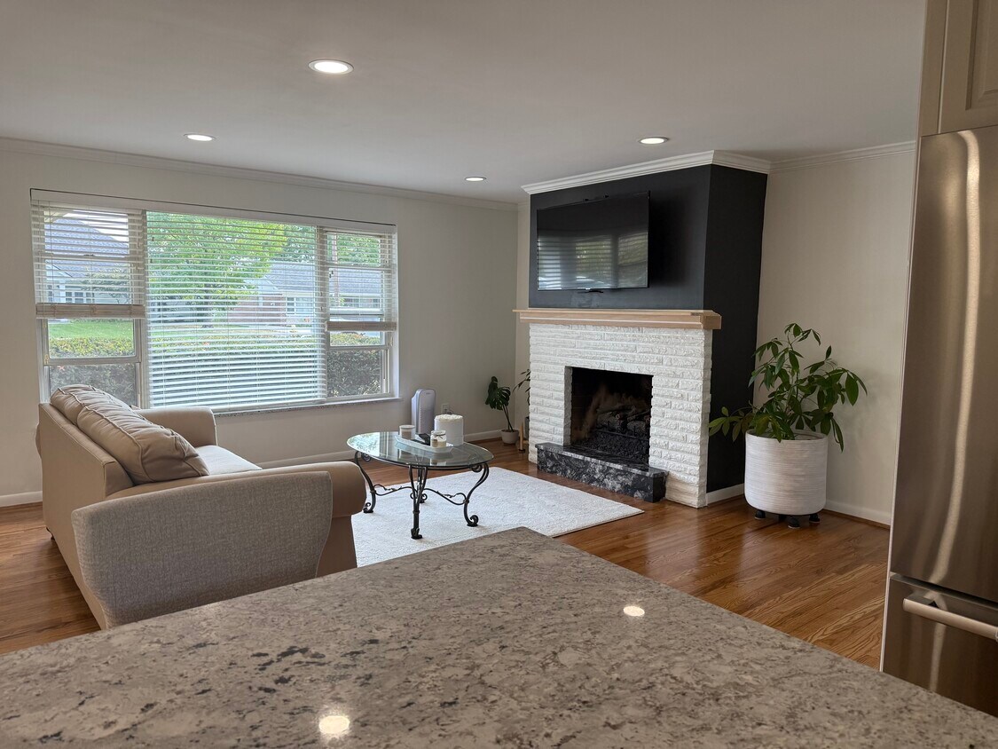 Foto principal - 6721 Eleck Pl