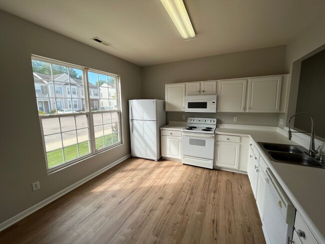 Building Photo - 5324 Glen Canyon Rd