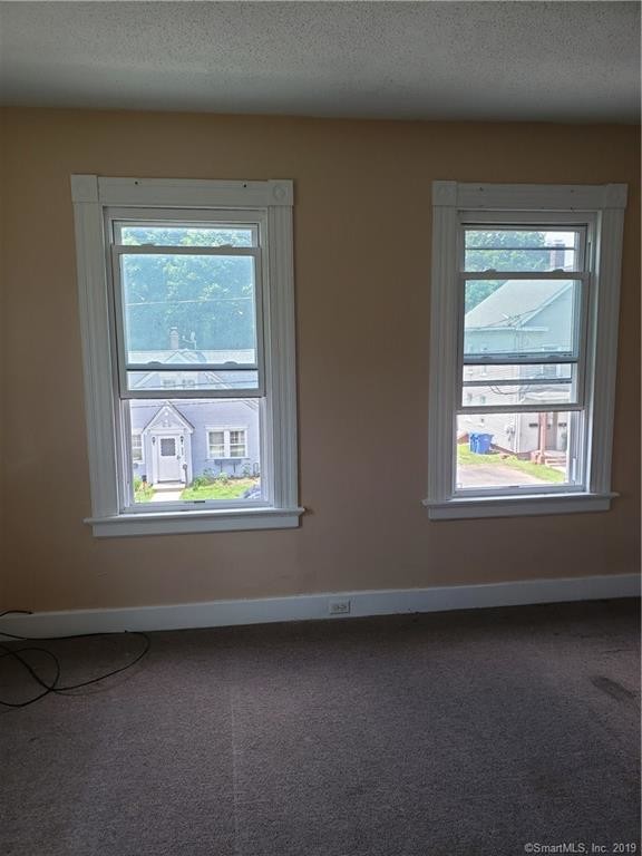 Building Photo - 306 Elm St