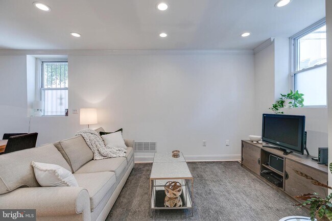 Foto del edificio - 618 S 19th St
