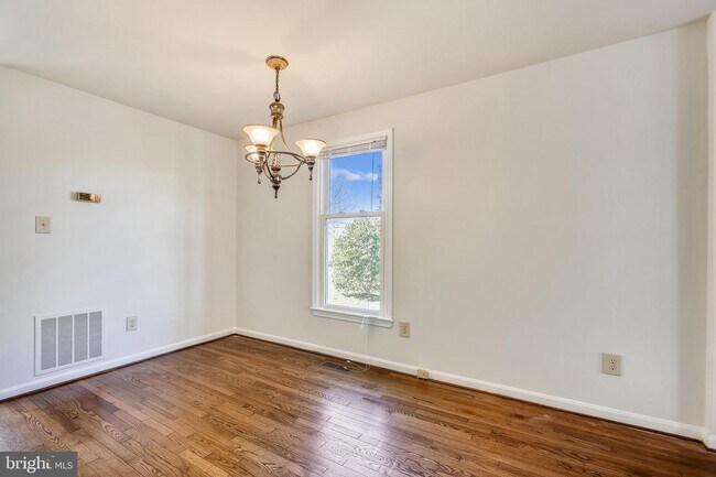 Foto del edificio - 542 Colecroft Ct