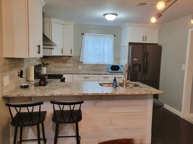 Foto del edificio - 1372 Lockwood Dr SW