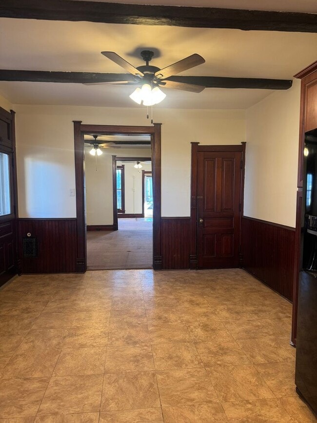 Building Photo - 231 Coal St