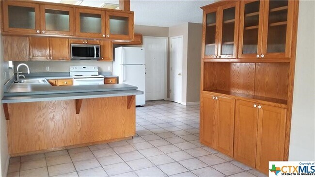 Building Photo - 1322 Summerwood Dr