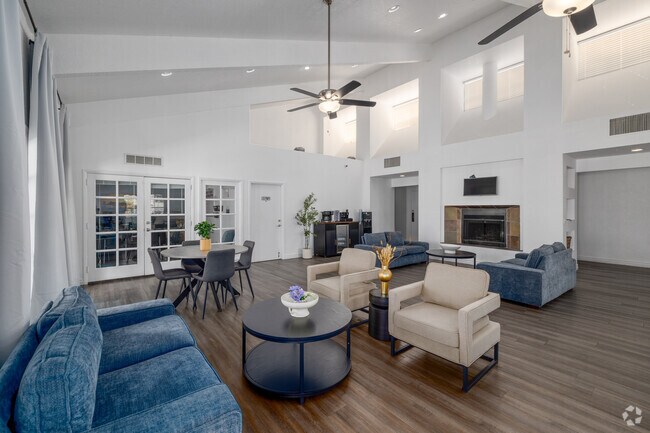 Casa club - Desert Springs Apartments