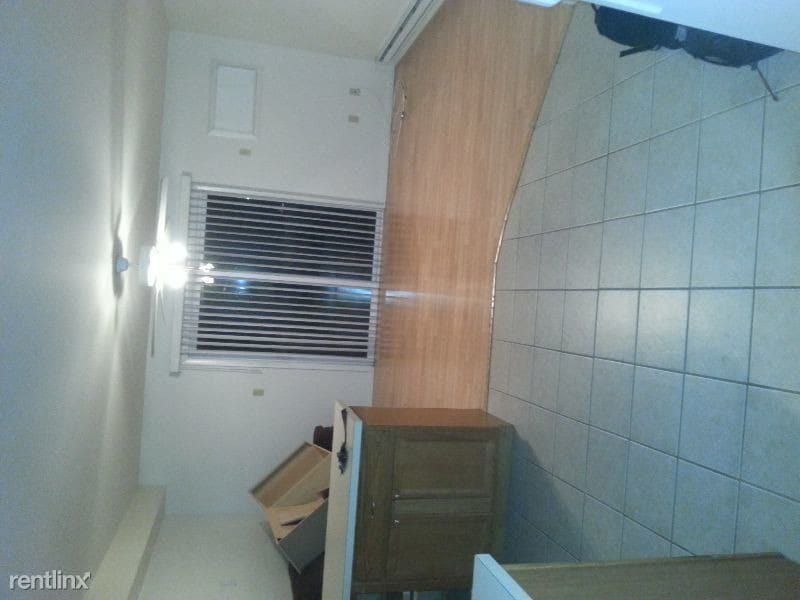 Primary Photo - 222 Bradley Ave