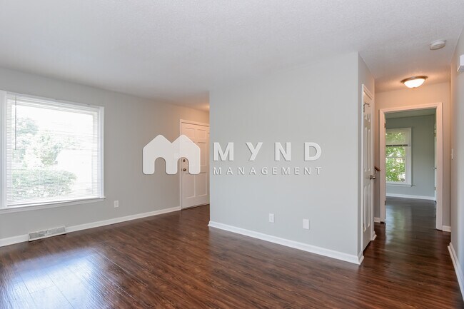 Building Photo - 112 Pineview Ct
