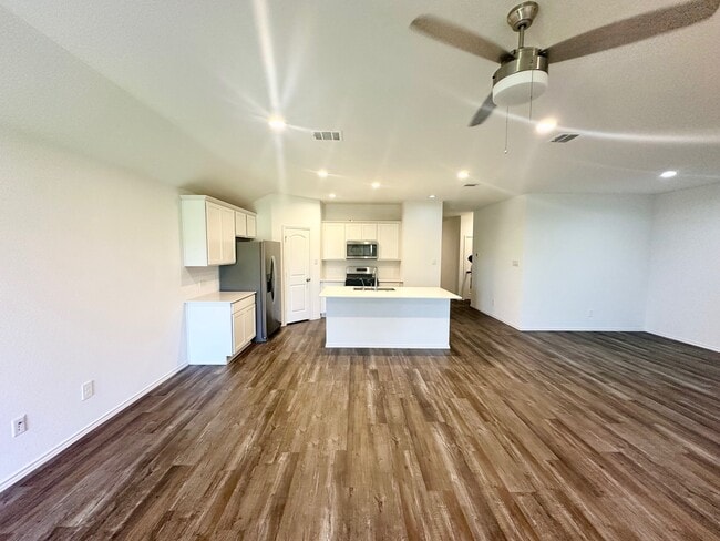 Building Photo - 4985 Almond Ter Dr