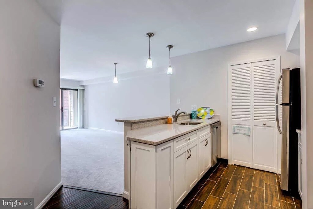 Foto principal - 1029 N Stuart St