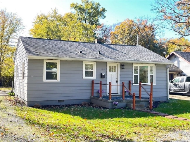 Building Photo - 2617 E 6th St