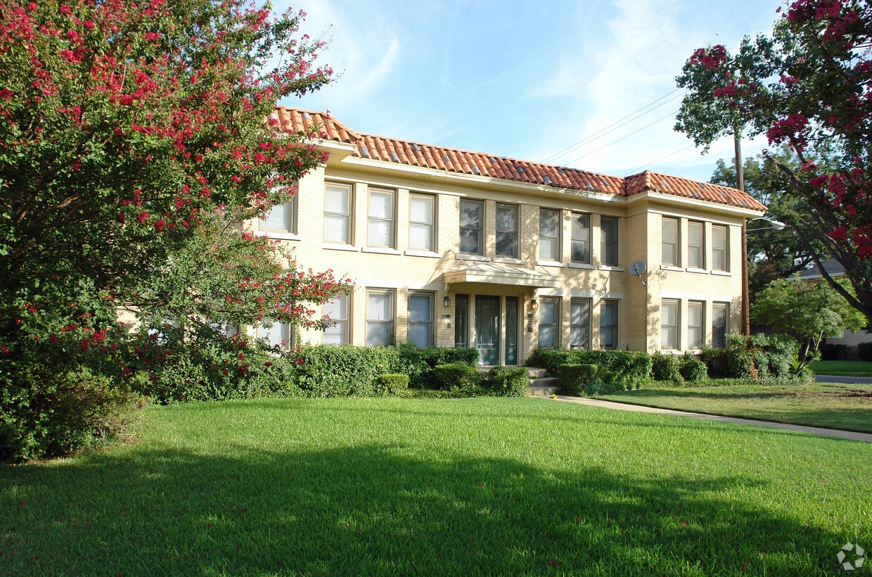 Building Photo - 4841 Tremont St