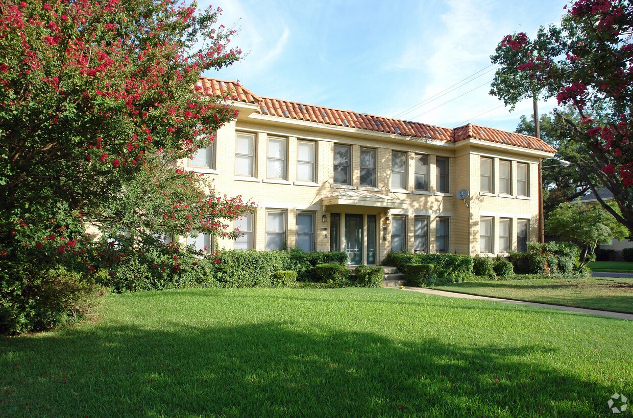 Foto del edificio - 4841 Tremont St