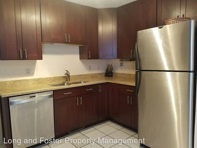Building Photo - 216 Claremont Ct