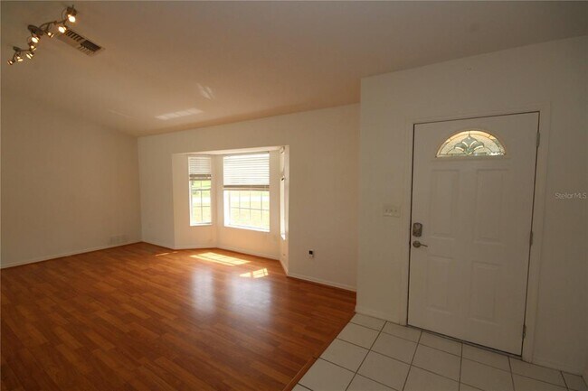 Building Photo - 548 Loma Bonita Dr