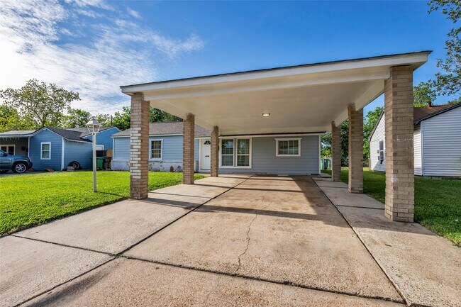 Building Photo - 5746 Groveton St