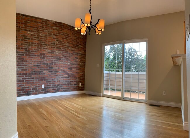 dining room, balcony - 6815 S Webster St