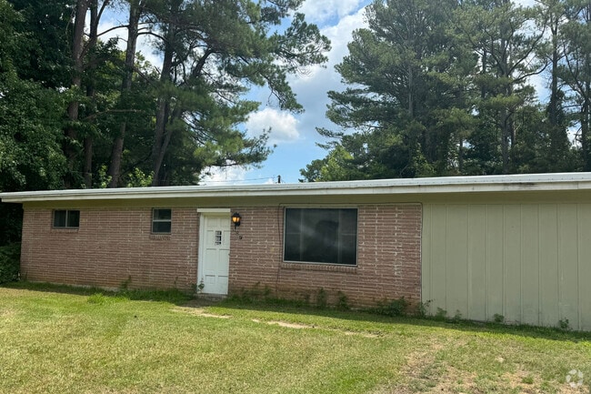 Building Photo - 907 Hill N Dale Dr