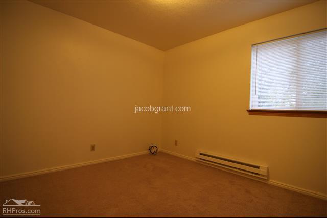 Building Photo - 635 Hoopes Ave