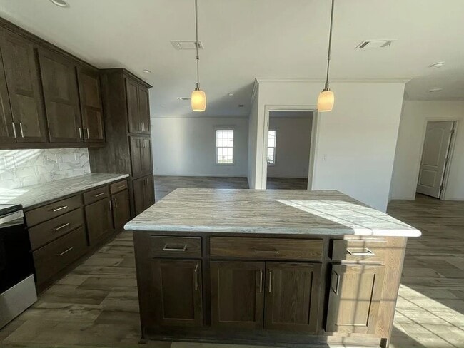 Building Photo - 34796 Robins Song Rd