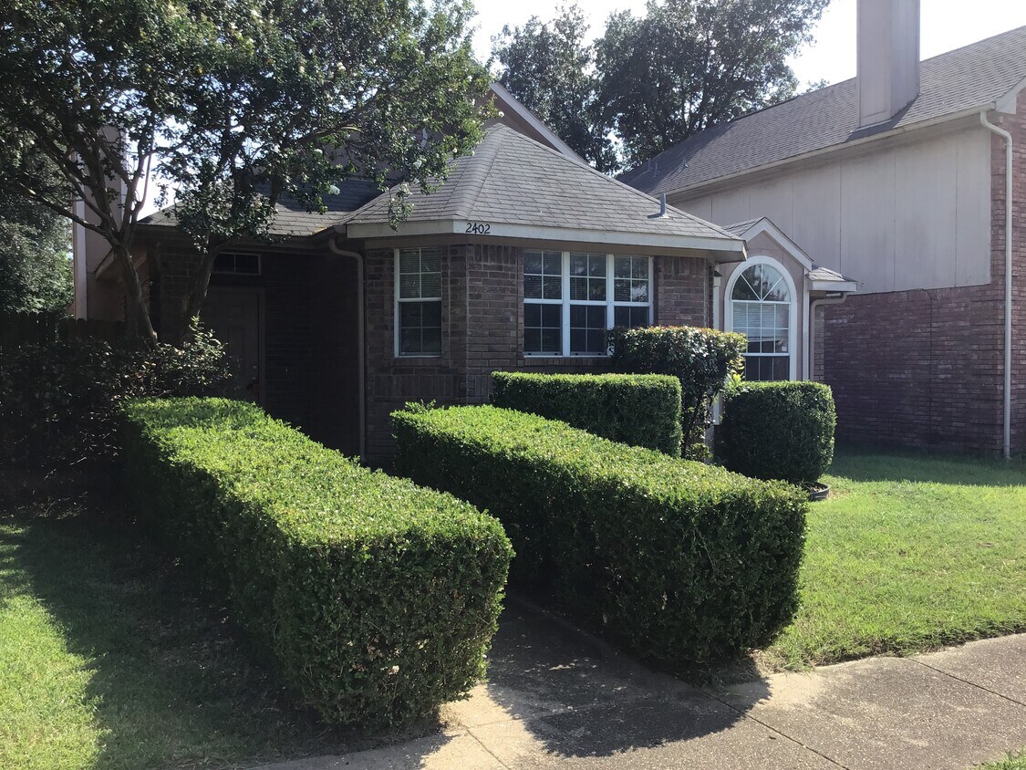 Primary Photo - 2402 Weatherby Drive