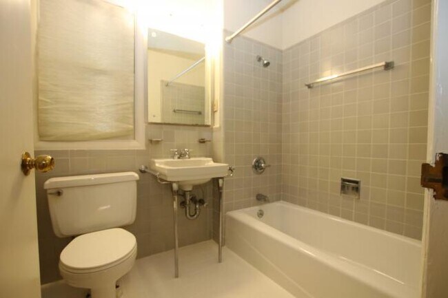 Building Photo - 1 bedroom in San Francisco CA 94115