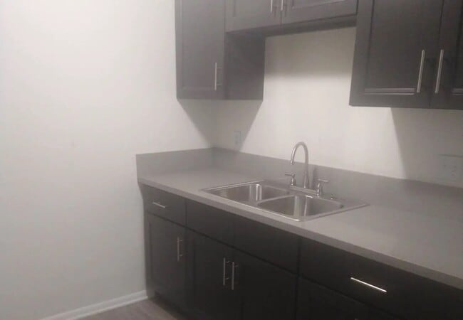 Building Photo - 5560 Ackerfield Ave