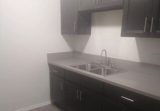 Building Photo - 5560 Ackerfield Ave