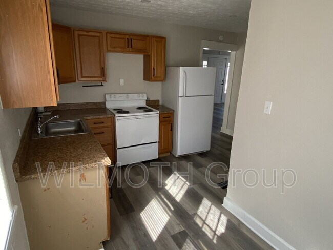 Building Photo - 2002 Arrow Ave