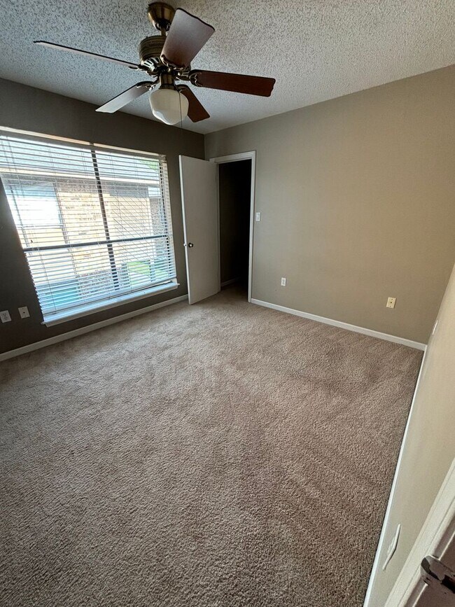 Building Photo - Brightside #C (Rental Bonus - Currently Ru...