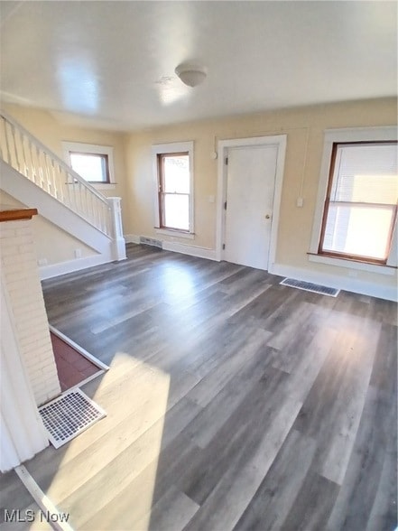 Foto del edificio - 300 Austin Ave NW