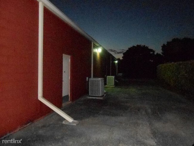 Foto del edificio - 3002 E US Hwy 377