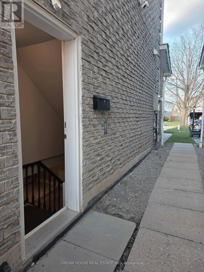 Building Photo - 1566 Marshcourt Dr