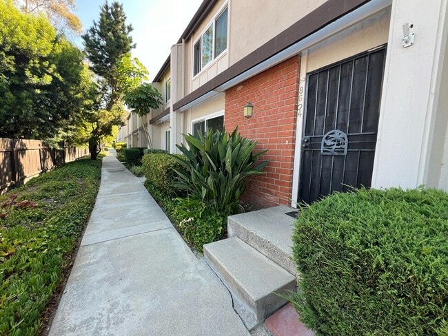 Building Photo - 28604 Friarstone Ct