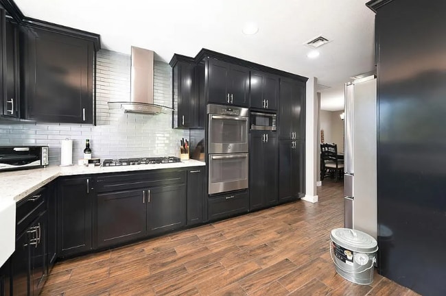Foto del edificio - 9487 Dalton Way