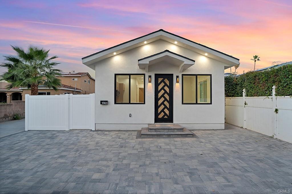 Foto principal - 17425 Los Alimos St