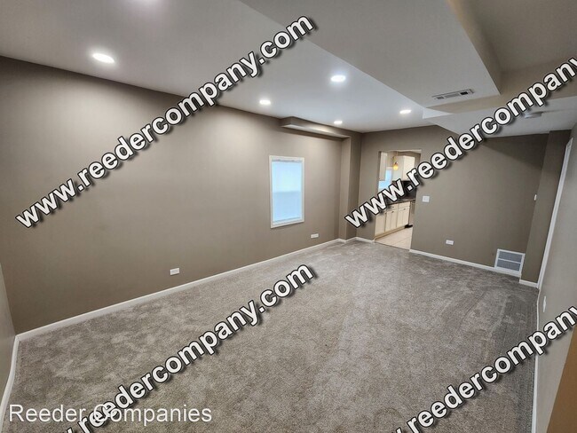 Building Photo - 2 br, 1.5 bath House - 4441 Sheffield Ave.