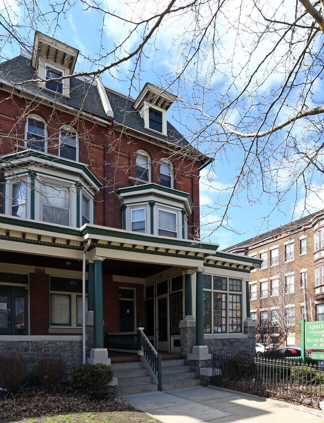 Building Photo - 4324 Walnut St