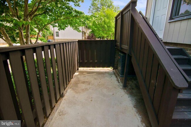 Building Photo - 1733 Westwind Way
