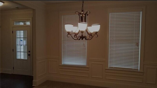 Foto del edificio - 235 Broadmoor Dr