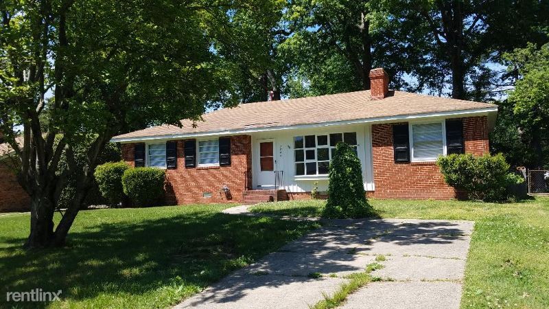 Foto principal - 7804 Dasher Rd