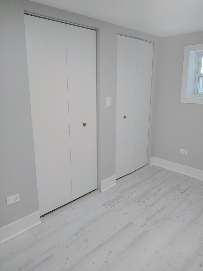 2204 W Ainslie St Unit B, Chicago, IL 60625 Condo for Rent in