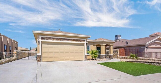 Building Photo - Far East: 4 BR 2 BA Refrigerated AC