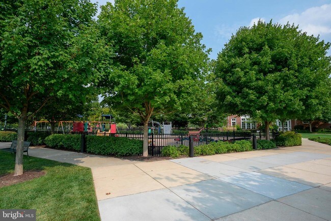 Foto del edificio - 11229 Chase St